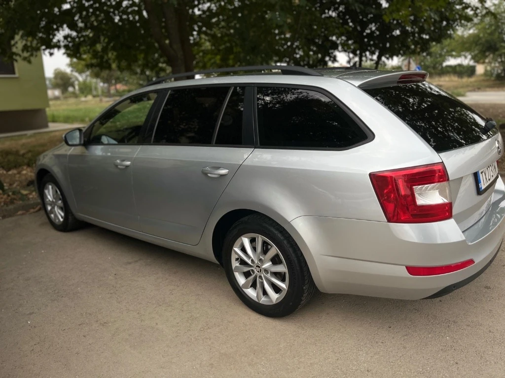 Skoda Octavia 1.6 TDI, снимка 4 - Автомобили и джипове - 55206880