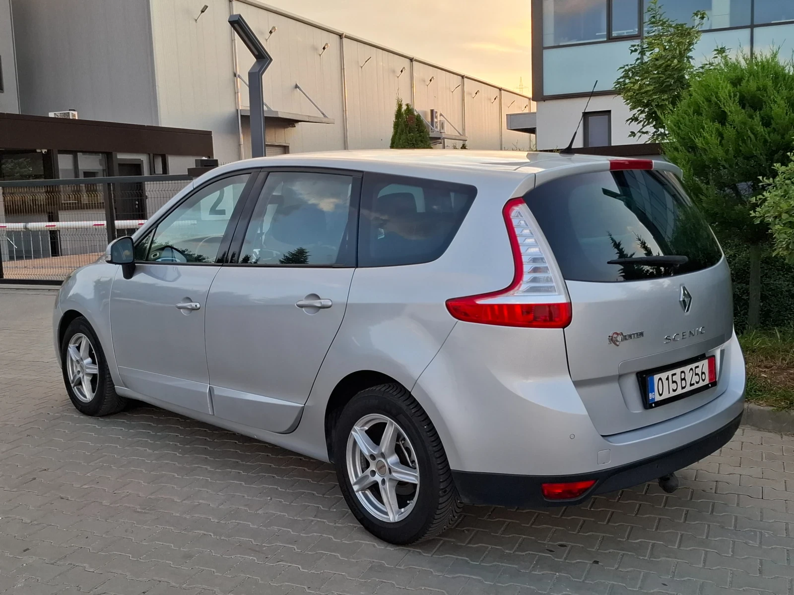 Renault Grand scenic 1.5TDCI* (110��)* 7-������* HOB BHOC* *  | Mobile.bg � ����������� 7