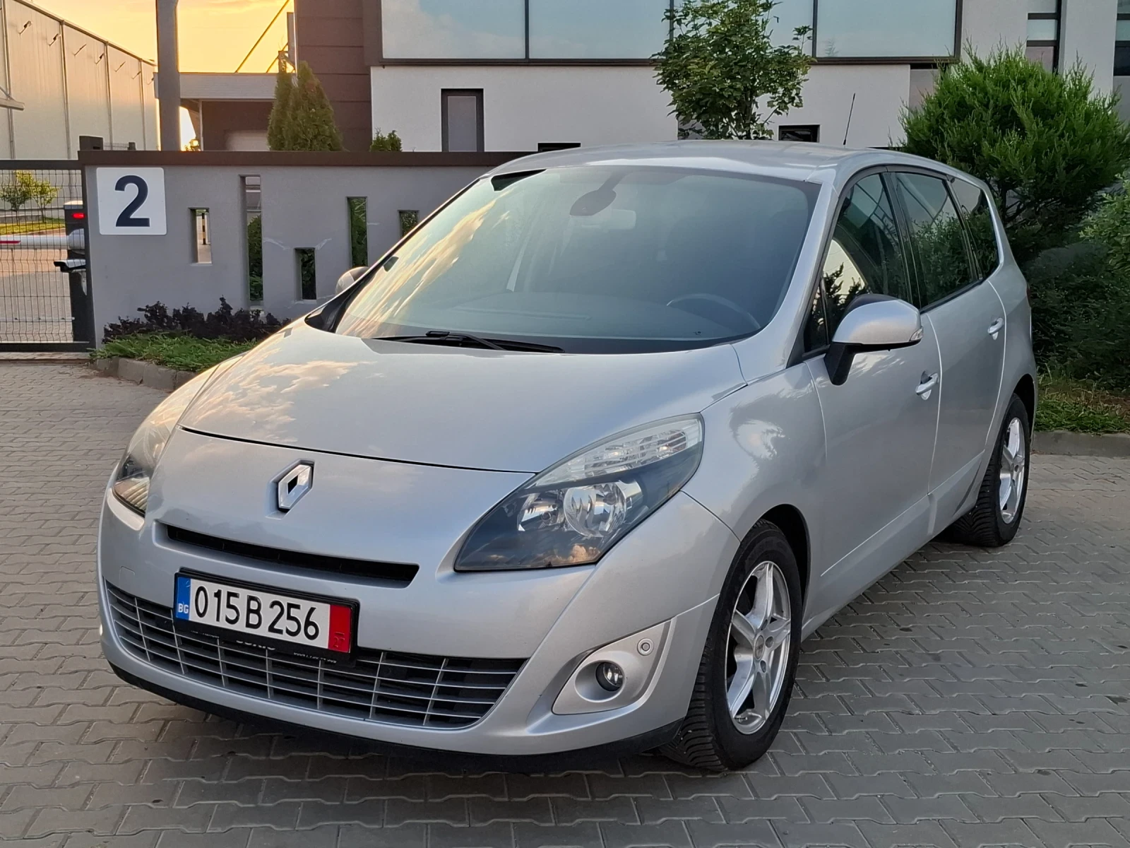 Renault Grand scenic 1.5TDCI* (110��)* 7-������* HOB BHOC* *  | Mobile.bg � ����������� 6
