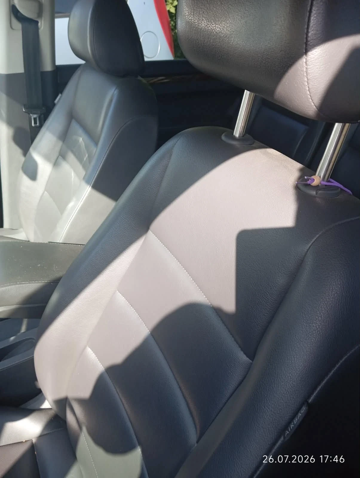 VW Touran 1.6, снимка 16 - Автомобили и джипове - 55451259