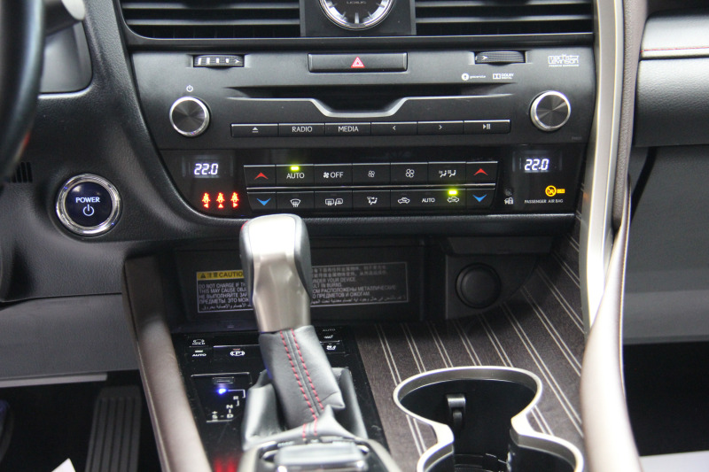 Lexus Rx450 Head-Up/Distronic/Обдухване/Kamera360, снимка 12 - Автомобили и джипове - 42769522