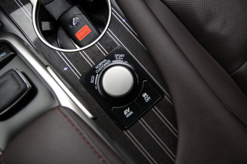 Lexus Rx450 Head-Up/Distronic/Обдухване/Kamera360, снимка 15 - Автомобили и джипове - 42769522