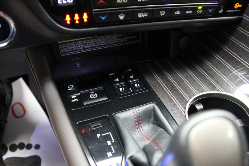 Lexus Rx450 Head-Up/Distronic/Обдухване/Kamera360, снимка 13 - Автомобили и джипове - 42769522