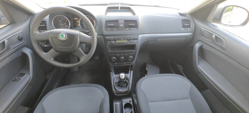Skoda Yeti 1.2i, снимка 11 - Автомобили и джипове - 51782713