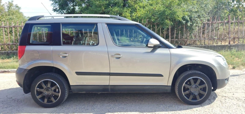 Skoda Yeti 1.2i, снимка 8 - Автомобили и джипове - 51782713