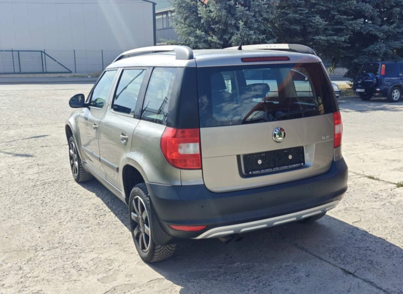 Skoda Yeti 1.2i, снимка 6 - Автомобили и джипове - 51782713