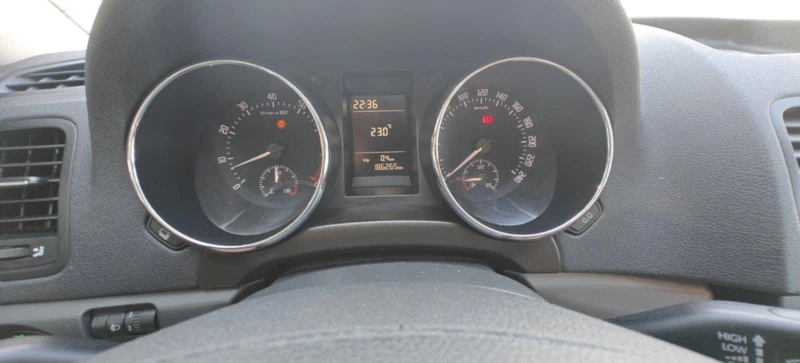 Skoda Yeti 1.2i, снимка 13 - Автомобили и джипове - 51782713