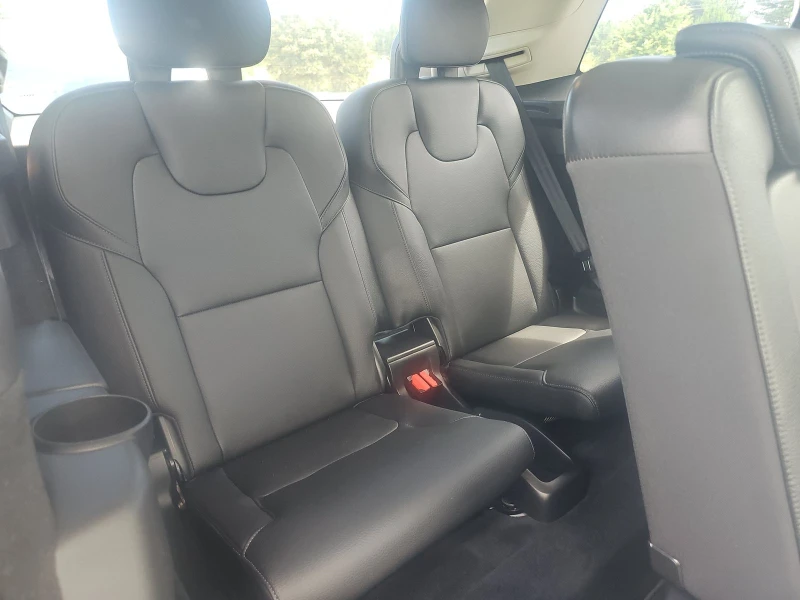 Volvo Xc90 MOMENTUM* ДИГИТАЛНО* ТАБЛО* САМОПАРКИРАНЕ* МЪРТВА*, снимка 14 - Автомобили и джипове - 52699684