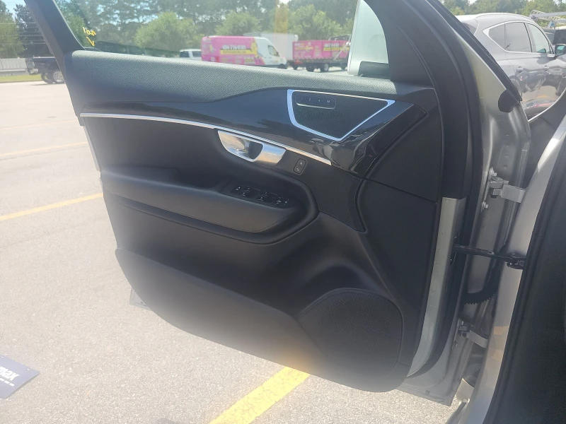 Volvo Xc90 MOMENTUM* ДИГИТАЛНО* ТАБЛО* САМОПАРКИРАНЕ* МЪРТВА*, снимка 7 - Автомобили и джипове - 52699684