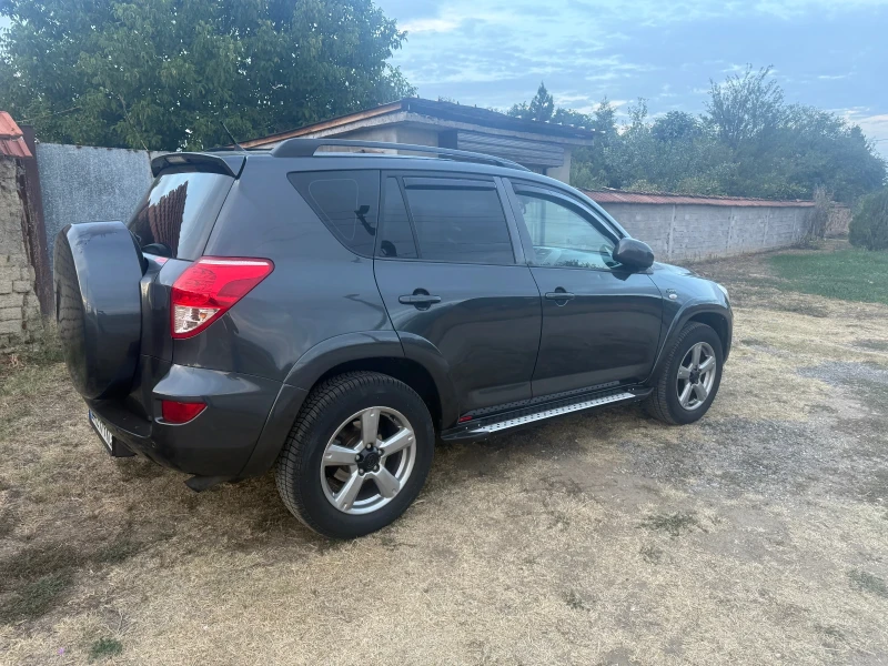 Toyota Rav4 2.2 dcat, снимка 5 - Автомобили и джипове - 53207646