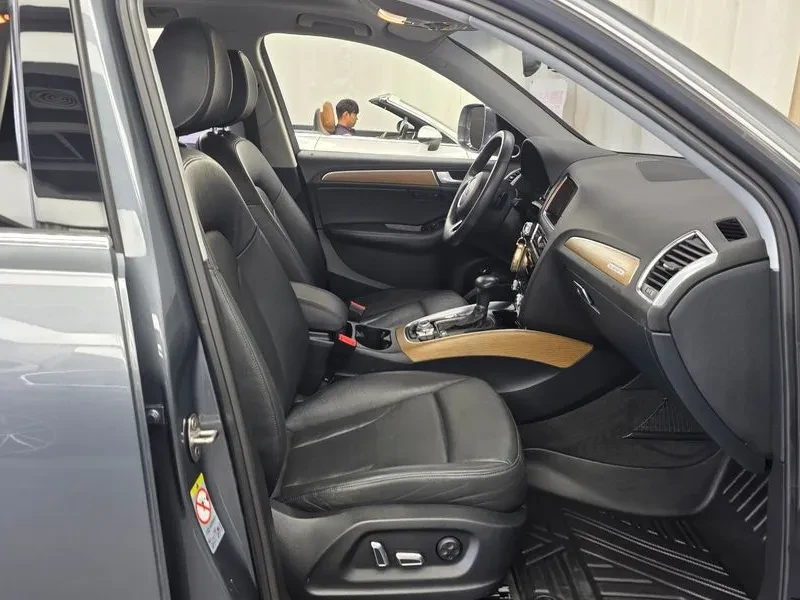 Audi Q5 3.0 TDI Quattro - САМО 30% АВАНС , снимка 11 - Автомобили и джипове - 56007927