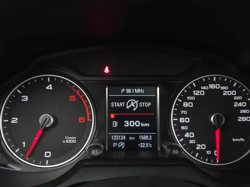 Audi Q5 3.0 TDI Quattro - САМО 30% АВАНС , снимка 8 - Автомобили и джипове - 56007927
