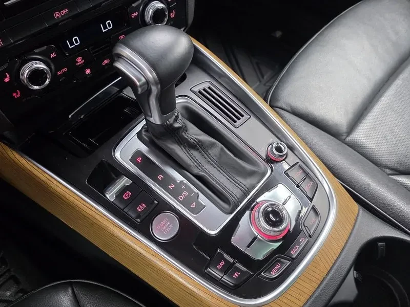 Audi Q5 3.0 TDI Quattro - САМО 30% АВАНС , снимка 9 - Автомобили и джипове - 56007927