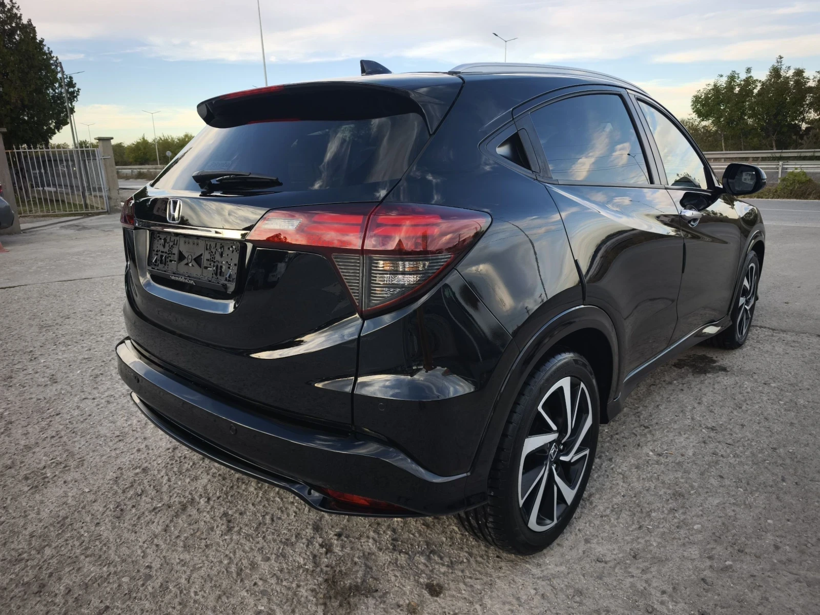 Honda Hr-v 1.5i EXCLUSIVE FACE FULL SERVICE IN HONDA  - изображение 4