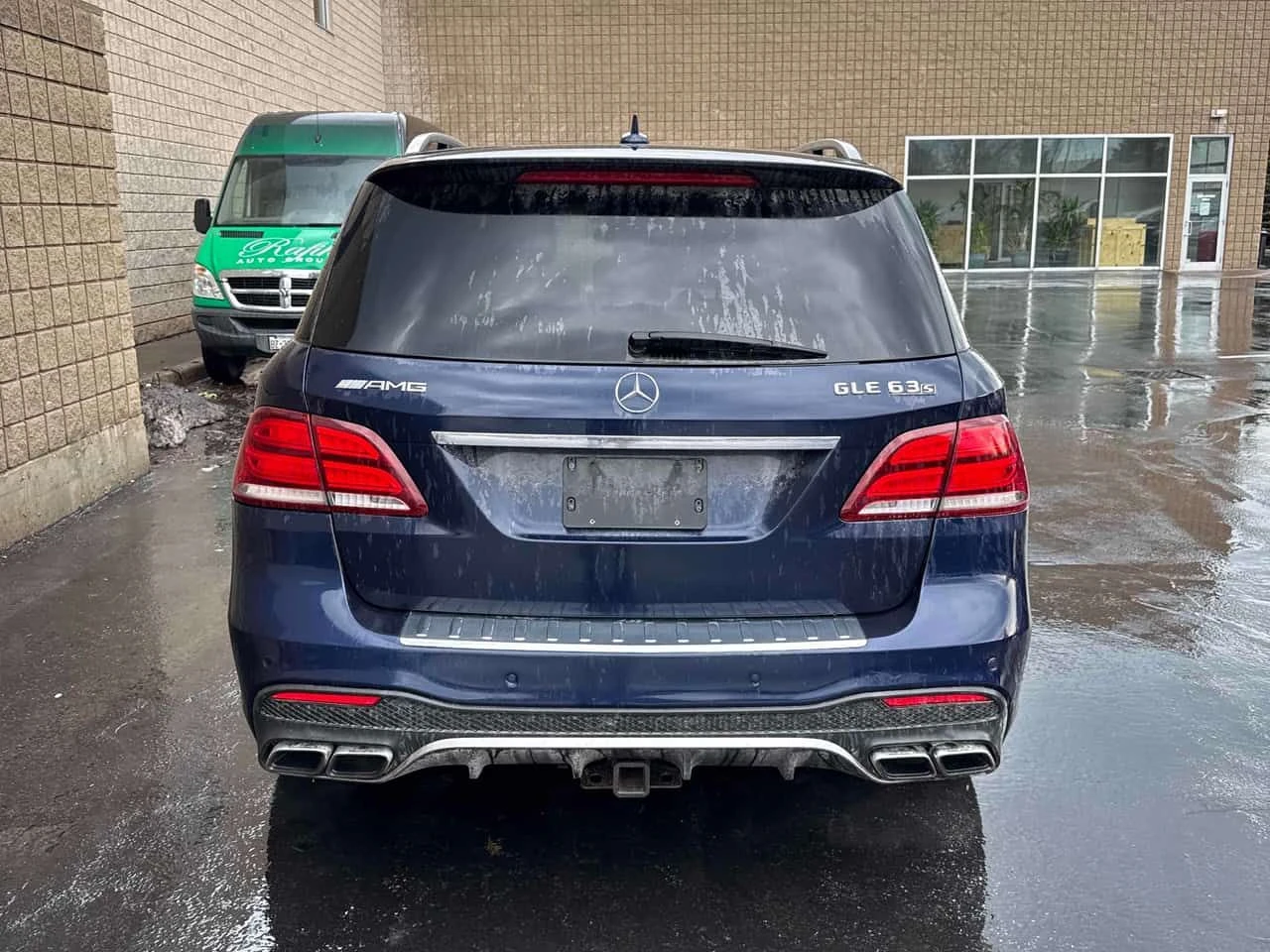 Mercedes-Benz GLC 63 AMG * S  * CARFAX * 360 * ОБДУХВАНЕ * NAVI * KEYLESS, снимка 4 - Автомобили и джипове - 53816840