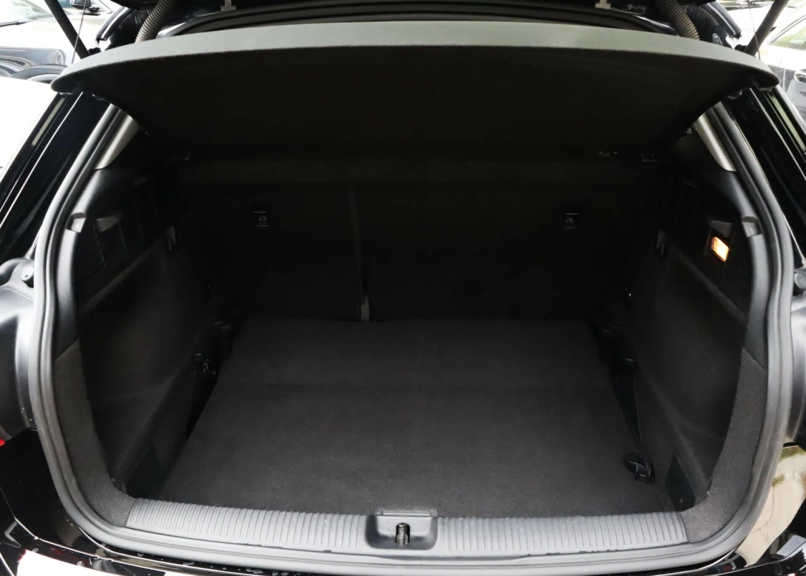 Audi Q2 1.6TDI/Stronic/PDC/Drive Select/Isofix/, снимка 15 - Автомобили и джипове - 54519624