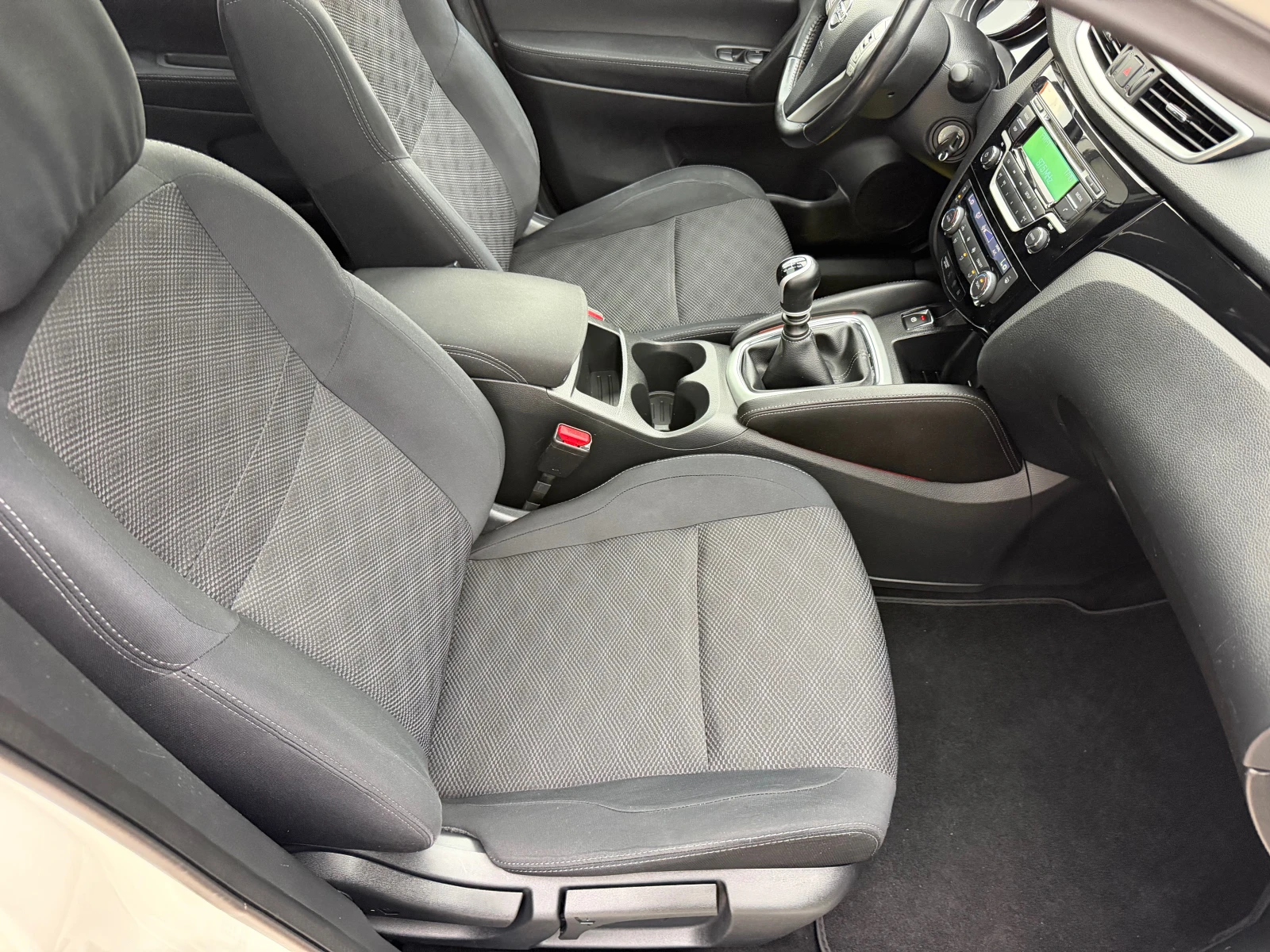 Nissan Qashqai 1.5DCI* TOP* EVRO6, снимка 14 - Автомобили и джипове - 55149060