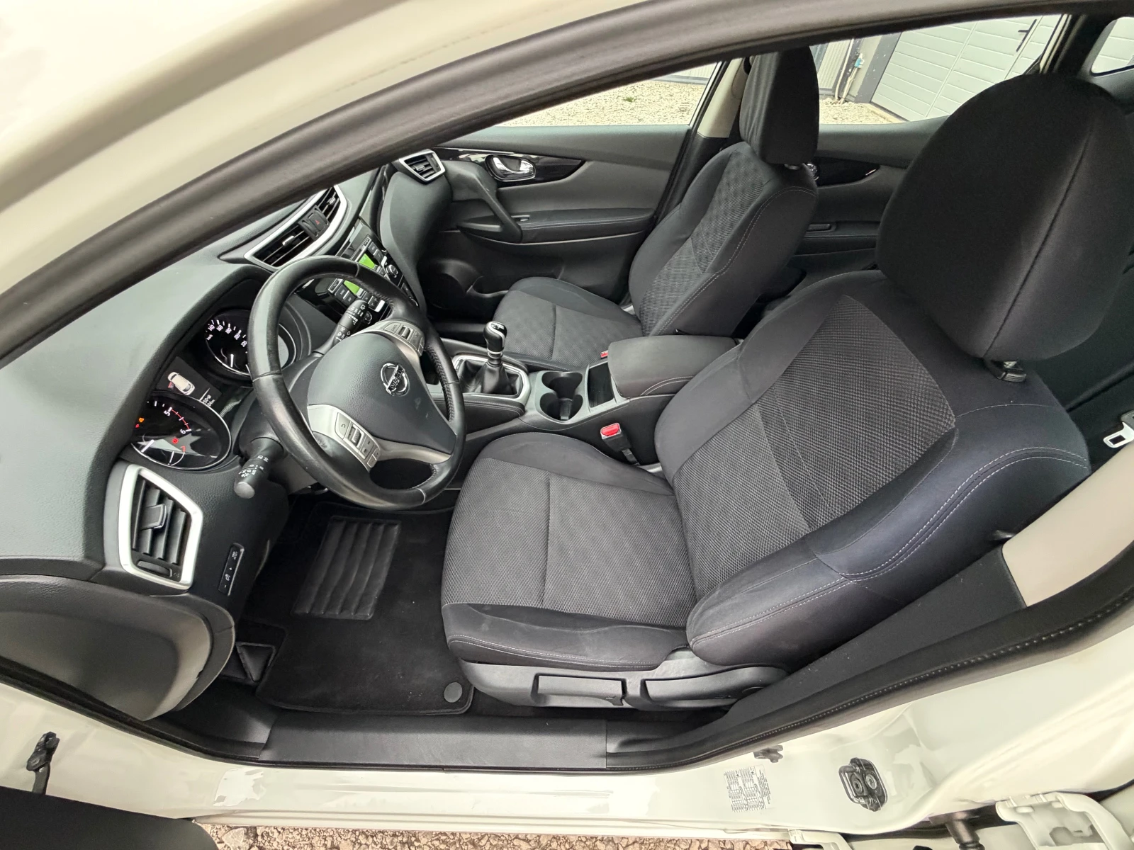Nissan Qashqai 1.5DCI* TOP* EVRO6, снимка 9 - Автомобили и джипове - 55149060