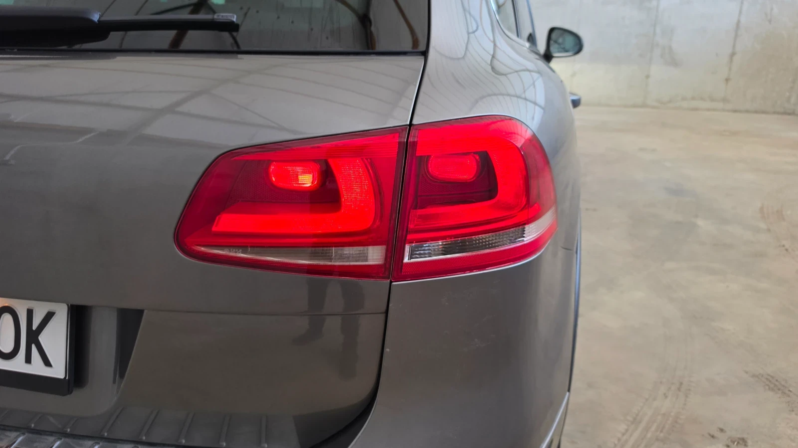 VW Touareg 3.0TDI 245h.p. УНИКАЛЕН на пружини, снимка 8 - Автомобили и джипове - 55252786
