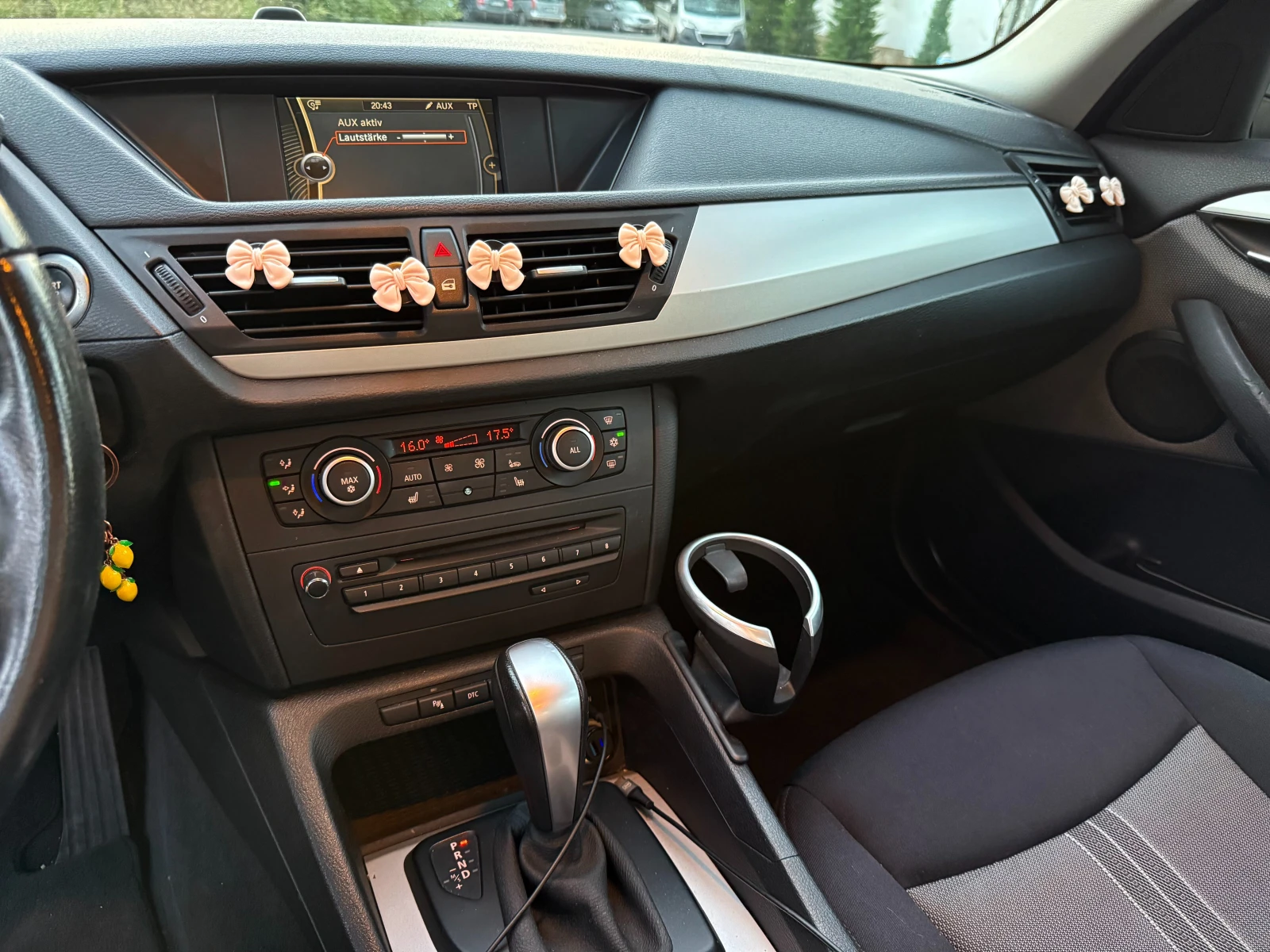 BMW X1, снимка 12 - Автомобили и джипове - 55513349