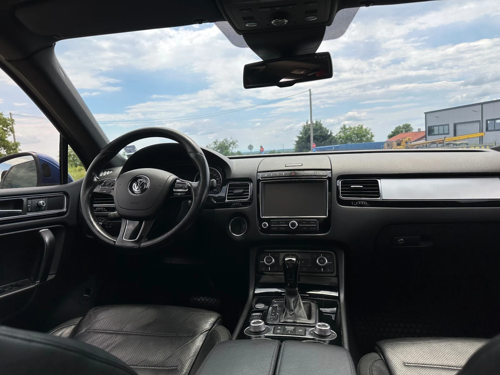 VW Touareg FL 3.0 V6 TDI SCR BMT, снимка 10 - Автомобили и джипове - 55906257