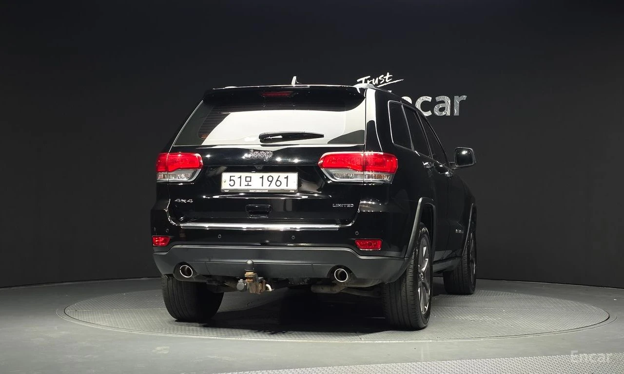 Jeep Grand cherokee 3.6* V6* 8ZF* ПОДГРЕВ* ОБДУХВАНЕ* КАМЕРА* ПАНОРАМА, снимка 4 - Автомобили и джипове - 56007320