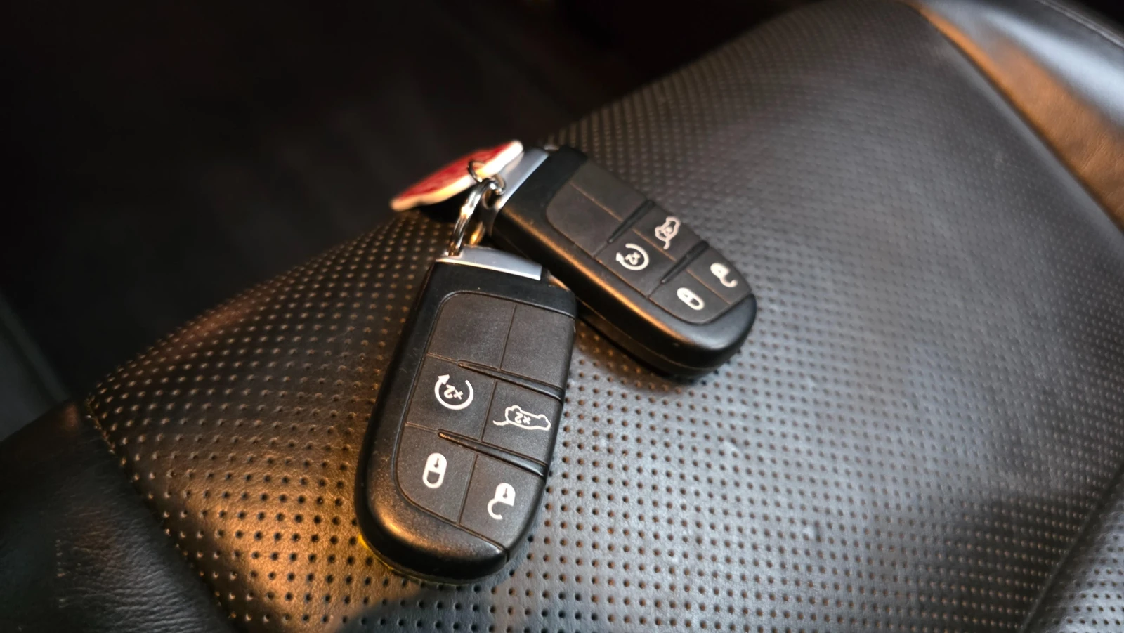 Jeep Grand cherokee 3.6* V6* 8ZF* ПОДГРЕВ* ОБДУХВАНЕ* КАМЕРА* ПАНОРАМА, снимка 16 - Автомобили и джипове - 56007320