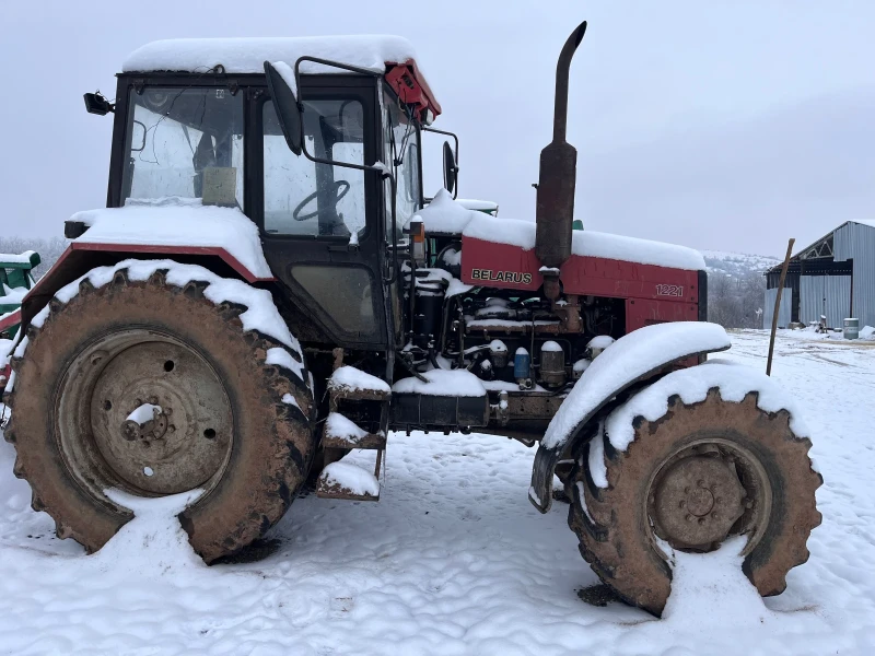 Трактор Беларус 1221