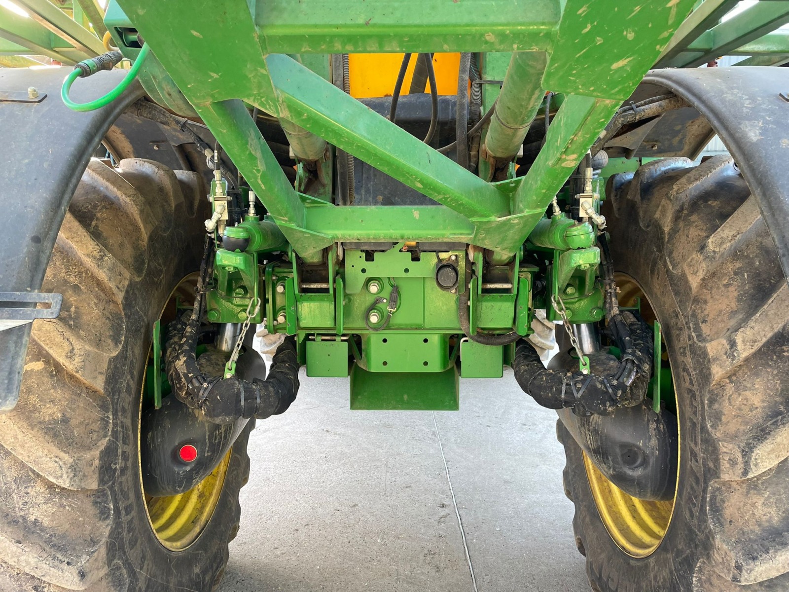 Самоходна пръскачка Друга марка John Deere R4040i  - изображение 4