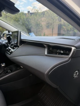 Toyota Corolla 1.8 hybrid  | Mobile.bg    17