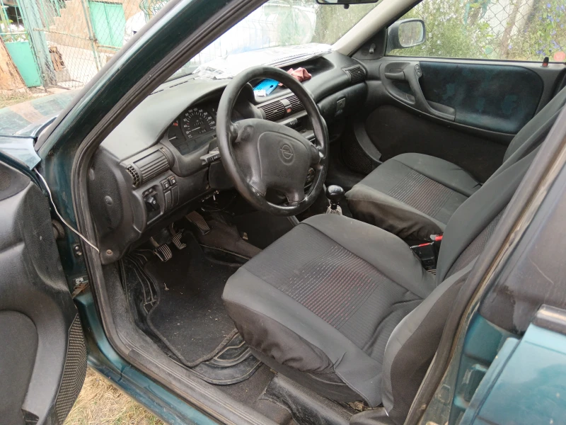 Opel Astra, снимка 4 - Автомобили и джипове - 47391142