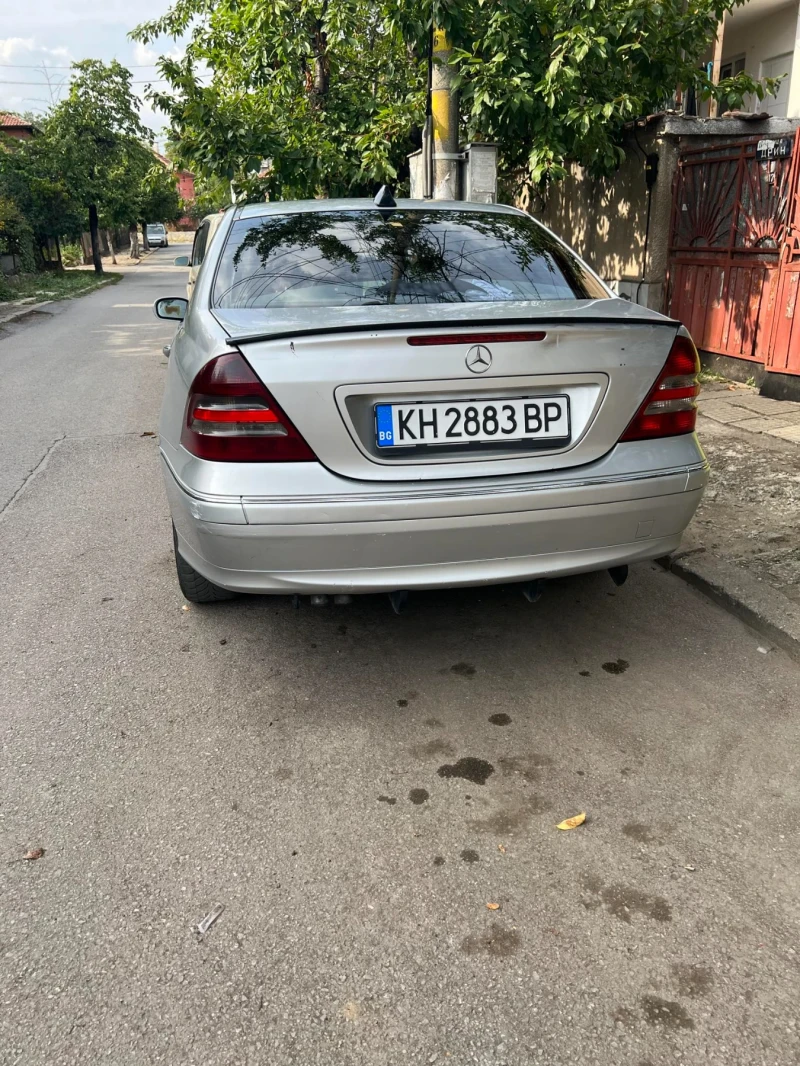 Mercedes-Benz C 220, снимка 3 - Автомобили и джипове - 47440299