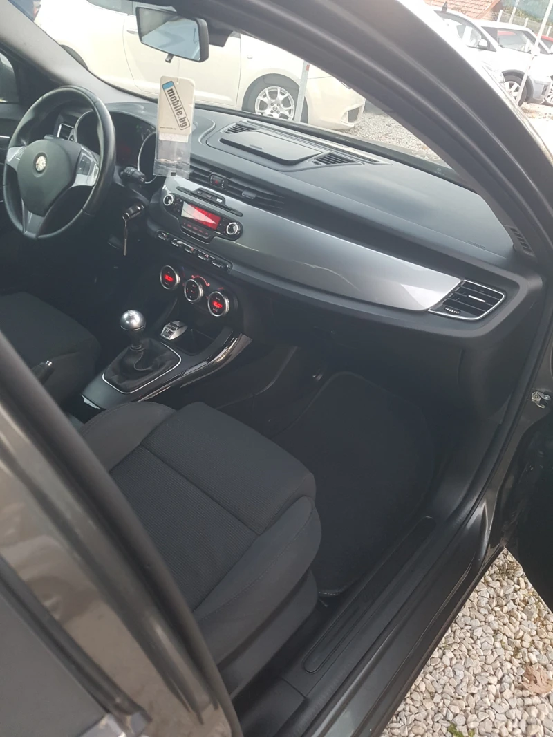 Alfa Romeo Giulietta 1.4i TURBO, снимка 14 - Автомобили и джипове - 47702575