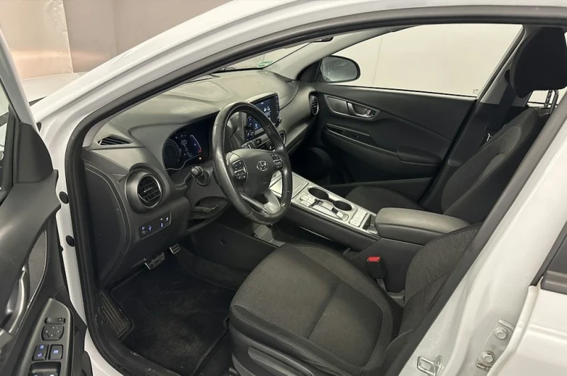 Hyundai Kona Electric - Automatic - 136 hp - 53.600 km, снимка 10 - Автомобили и джипове - 48169112