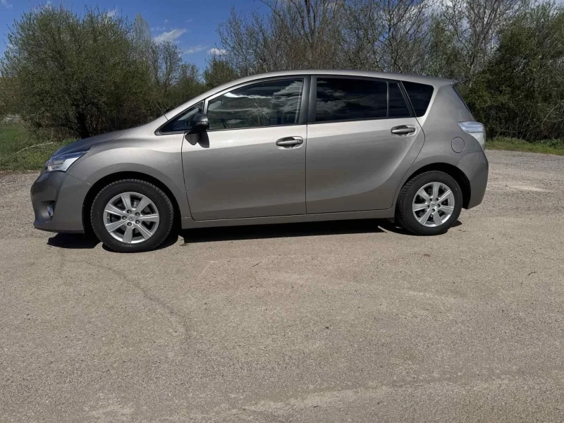 Toyota Verso, снимка 2 - Автомобили и джипове - 48326200