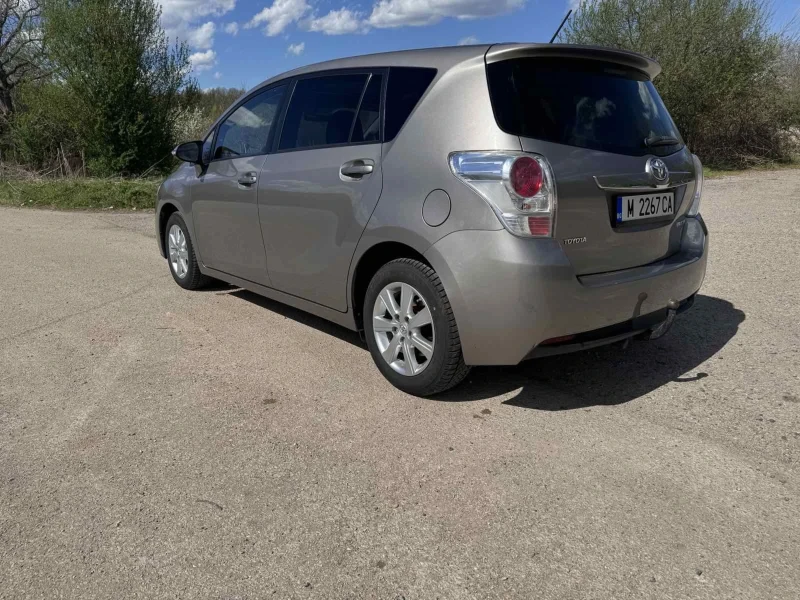 Toyota Verso, снимка 6 - Автомобили и джипове - 48326200