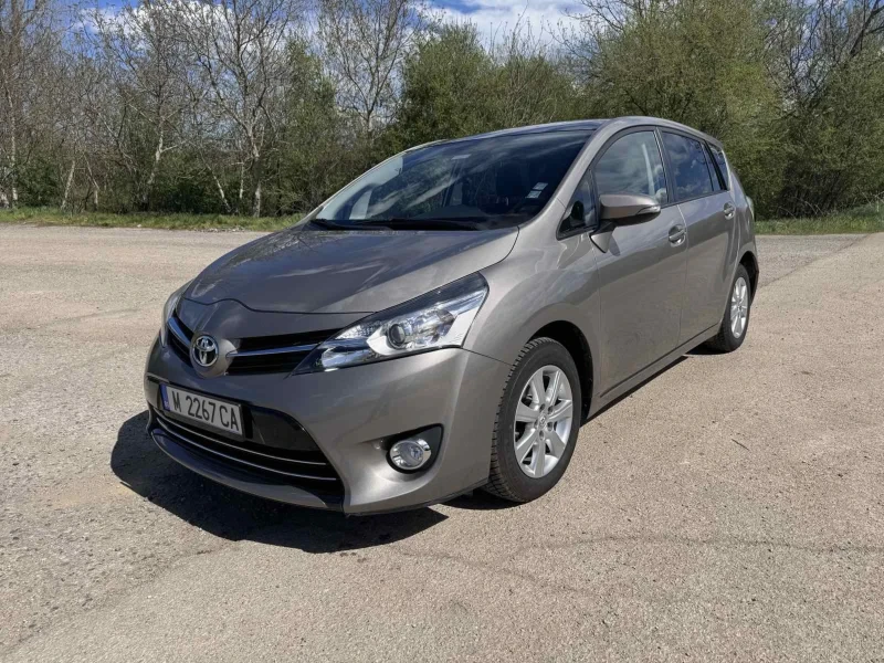 Toyota Verso, снимка 1 - Автомобили и джипове - 48326200