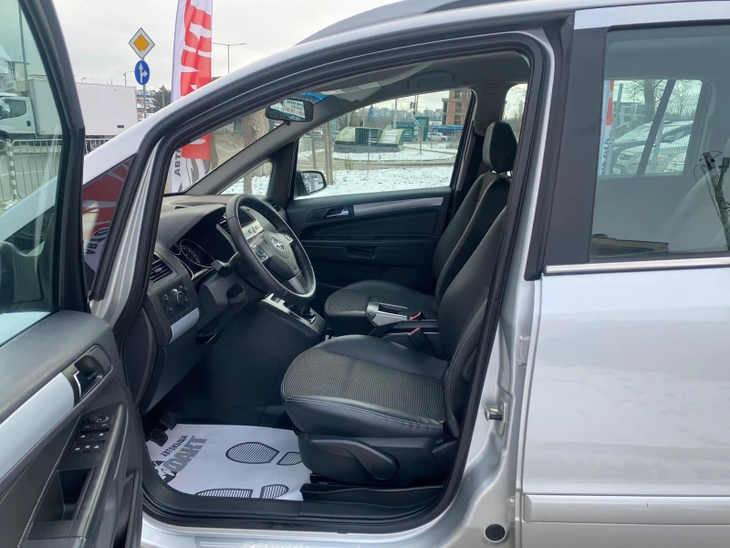 Opel Zafira 1.6i/METAH/7 МЕСТЕН ! ! ! , снимка 8 - Автомобили и джипове - 48472254