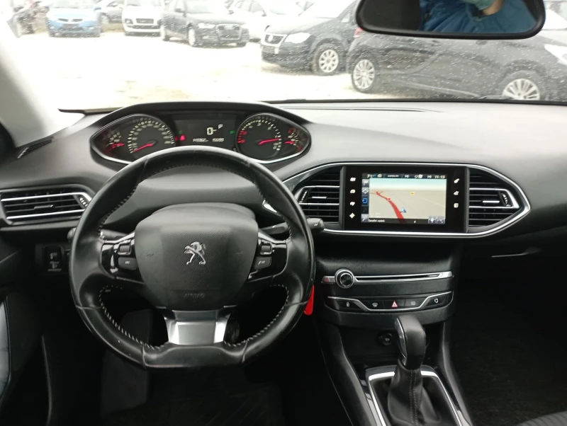 Peugeot 308 1.6HDI, Автомат, Нави, ЕВРО 6, снимка 12 - Автомобили и джипове - 49546600