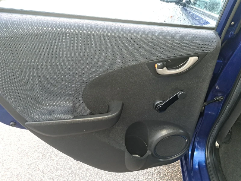 Honda Jazz 1.3Vvti-90k.c, снимка 7 - Автомобили и джипове - 52581073