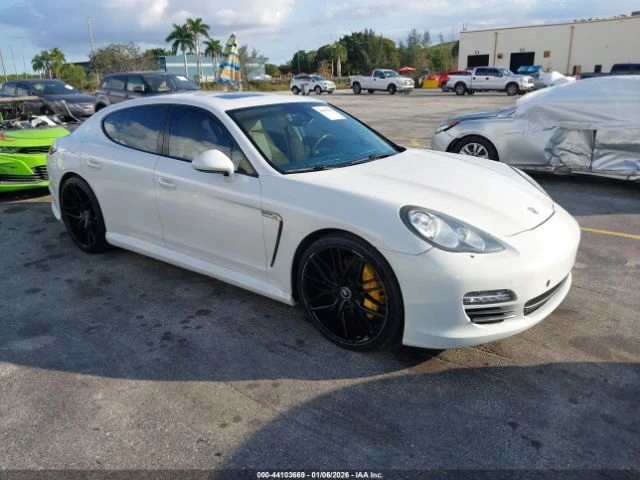 Porsche Panamera 4