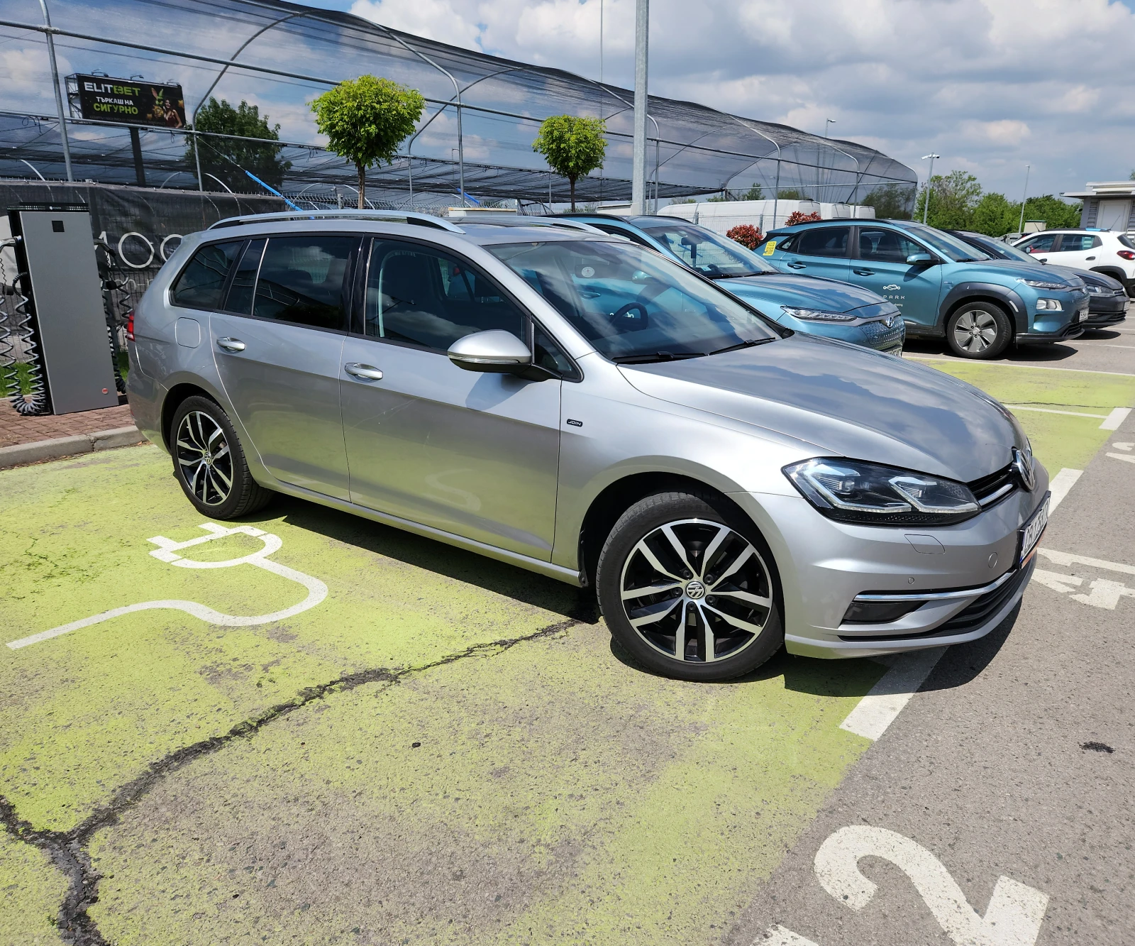VW Golf Variant 2.0 TDI - изображение 2