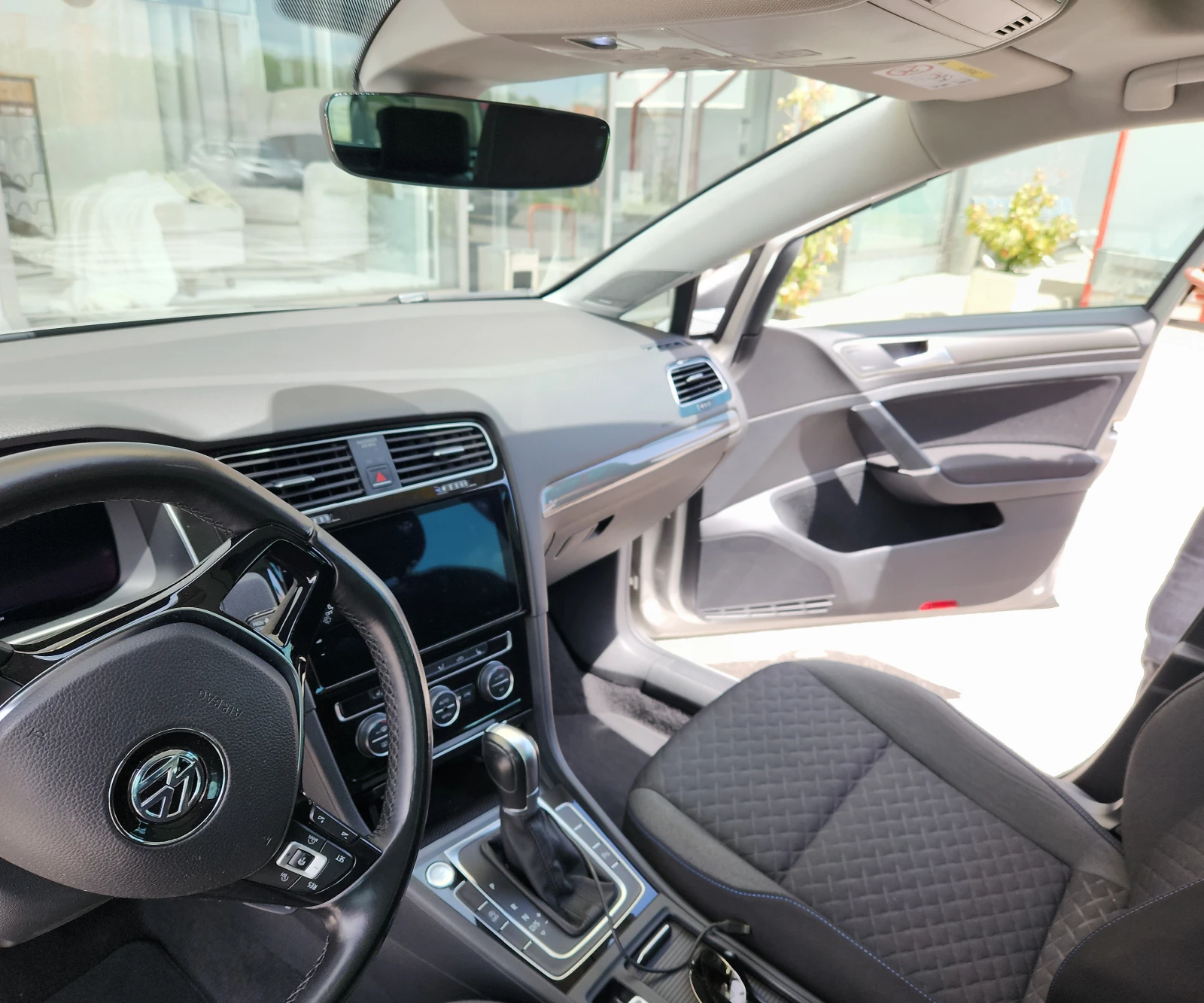VW Golf Variant 2.0 TDI - изображение 7