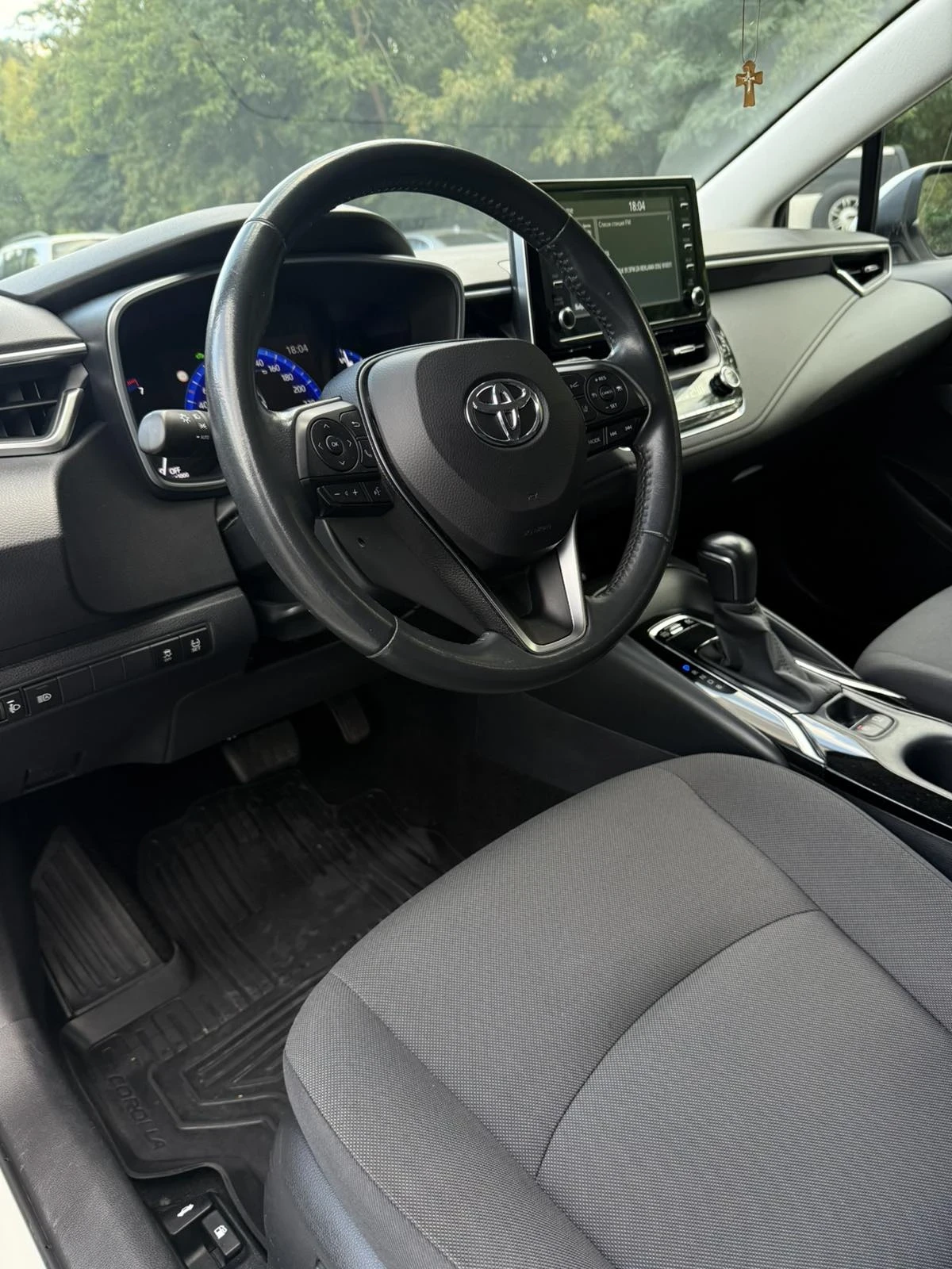 Toyota Corolla 1.8 hybrid  | Mobile.bg   11