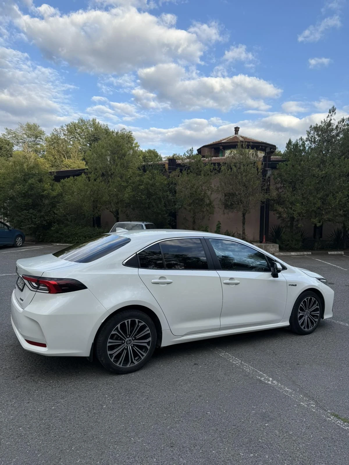 Toyota Corolla 1.8 hybrid  - изображение 6
