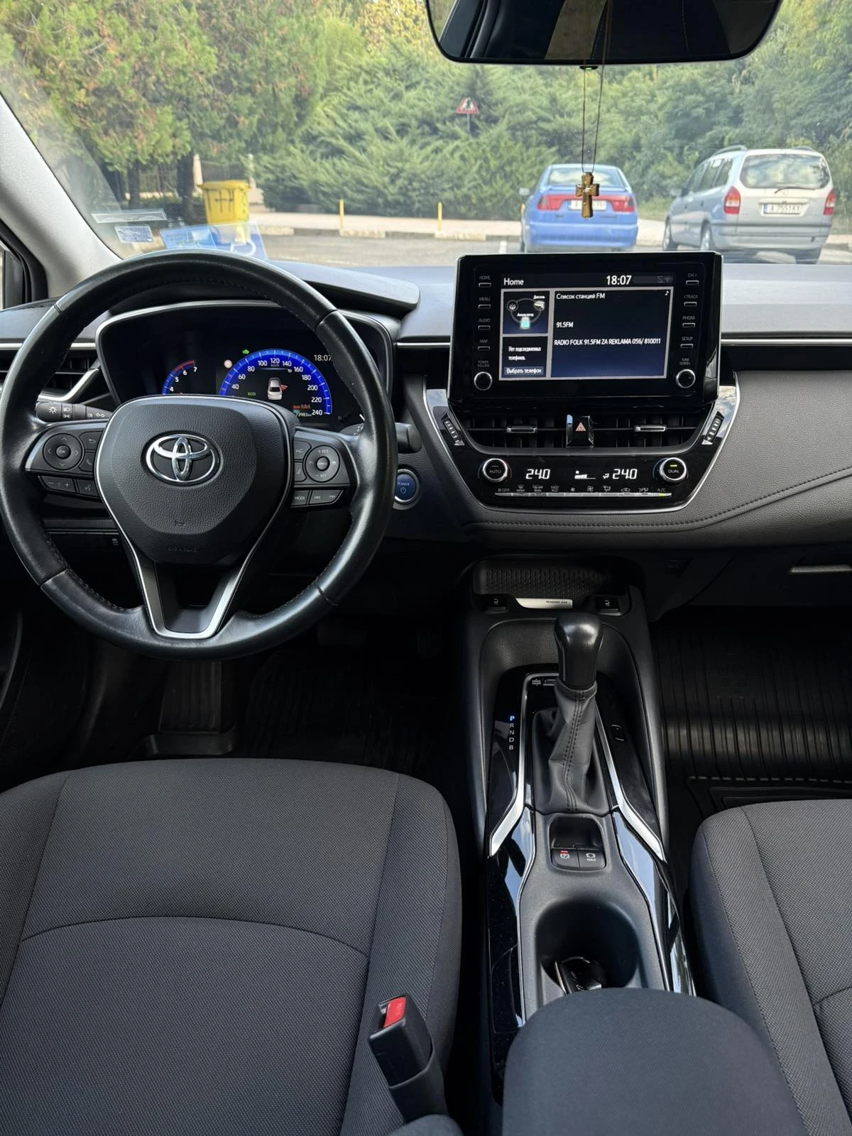 Toyota Corolla 1.8 hybrid  | Mobile.bg   14