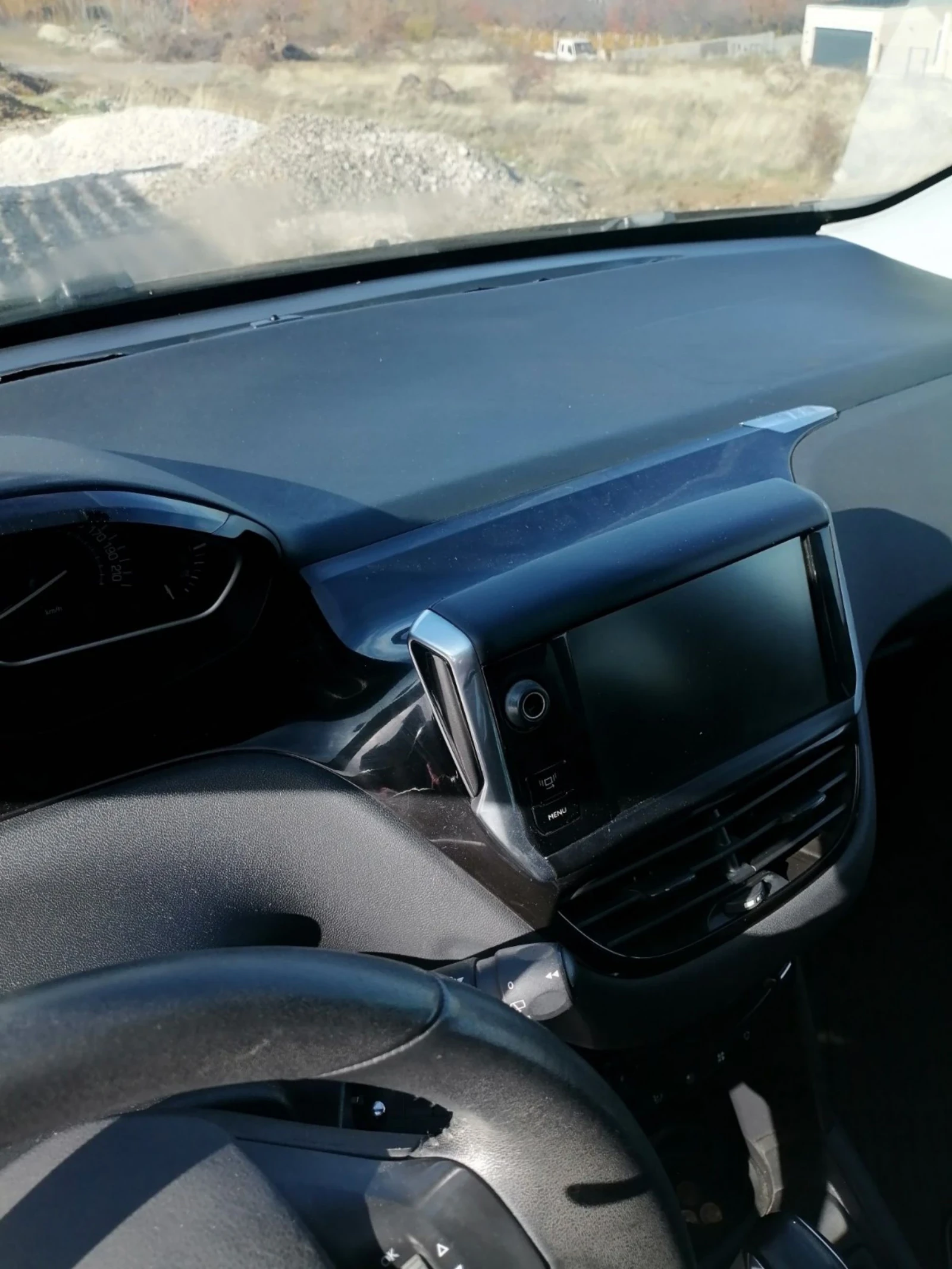 Peugeot 208  - изображение 9