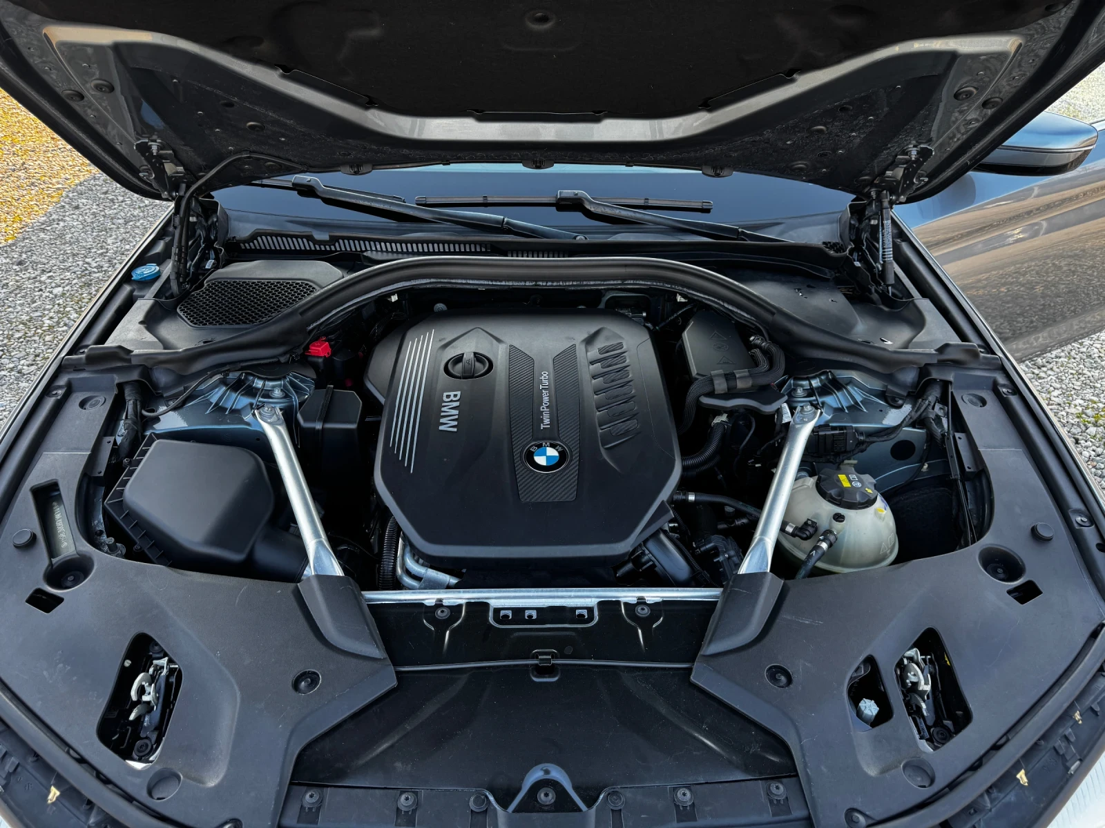 BMW 530 3.0 X-DRIVE 265kc.  LUXURY LINE, снимка 16 - Автомобили и джипове - 53737517