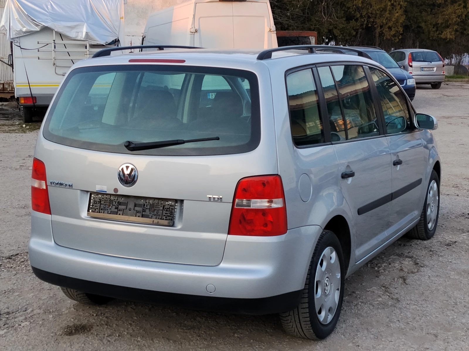 VW Touran 1.9-TDI , снимка 4 - Автомобили и джипове - 53738907