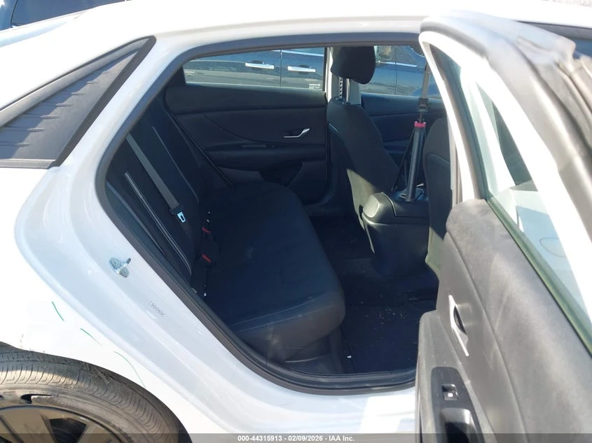 Hyundai Elantra 1.6l Hybrid Blue, снимка 8 - Автомобили и джипове - 53919036